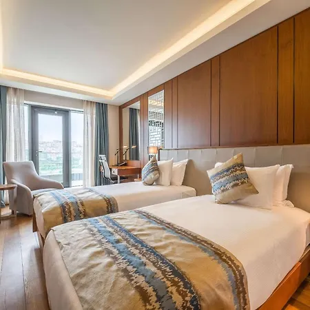 Clarion Golden Horn Hotel 5*