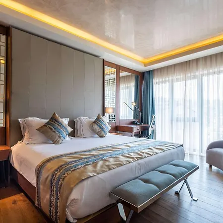 金角湾克拉丽奥酒店 酒店 5*