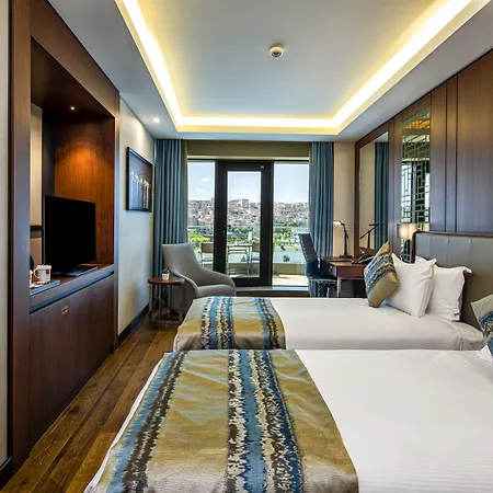 Arise Golden Horn Isztambul